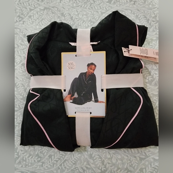 NEW! Victoria's Secret Black Satin Long Pajama SetBlack Pajama Set, Size XXL - Picture 2 of 9